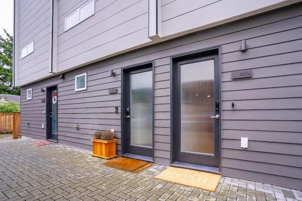 Holiday home Ballard'S Pet-Friendly Mid Century Home + Rooftop Deck Seattle